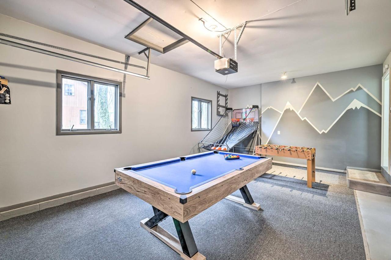 Poconos Retreat With Hot Tub, Game And Fire Pit! East Stroudsburg